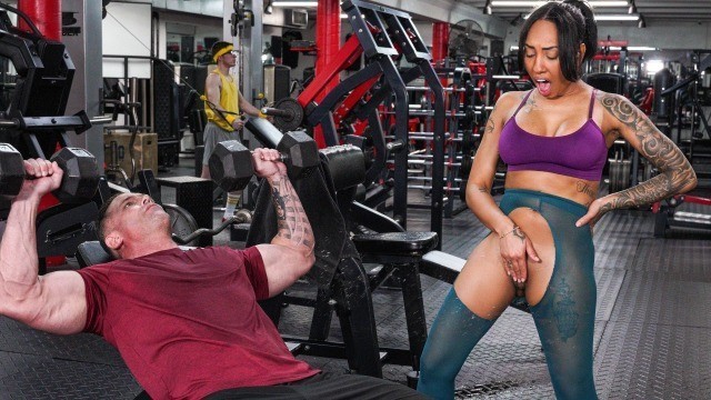 Brazzers - Squirt The Sweat Away In The Gym