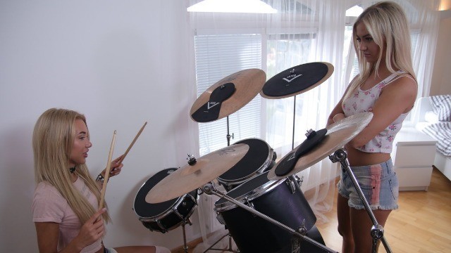 Lesbea - The Drum Set Helps In Sex Cayla Lyons And Katrin Tequila
